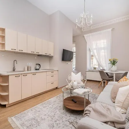 Apartament Authenticity And Coziness Fireplace, Balcony, Station Wilno